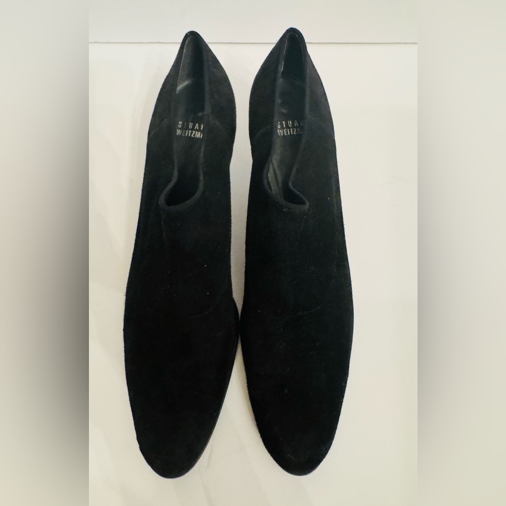 Stuart Weitzman 10-1/2 Narrow Classic Black Suede Bootie with kitten heel